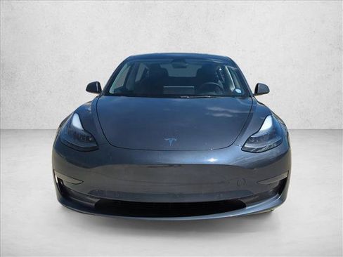 Used 2022 Tesla Model 3 Standard Range RWD image 2
