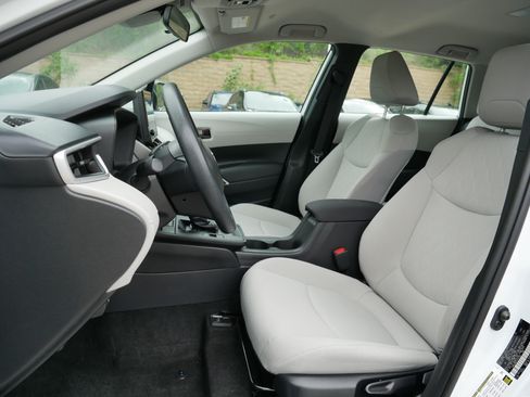Used 2026 Toyota Corolla Cross L AWD/4WD image 34