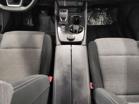 Used 2023 Nissan Rogue SV AWD/4WD image 16