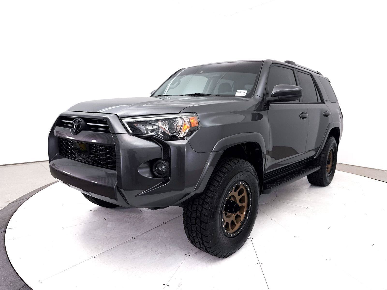 Used 2020 Toyota 4Runner SR5 AWD/4WD image 12