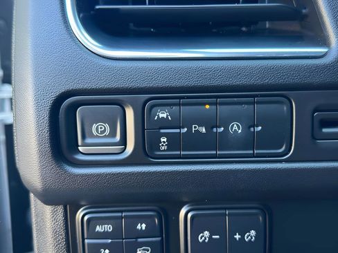 Used 2023 Chevrolet Suburban RST AWD/4WD image 29