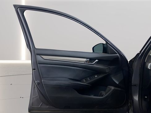 Used 2018 Honda Accord LX image 15