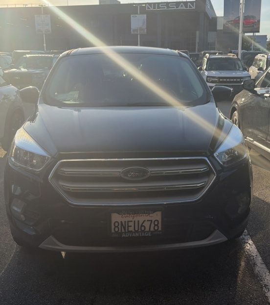 Used 2019 Ford Escape SE FWD image 2