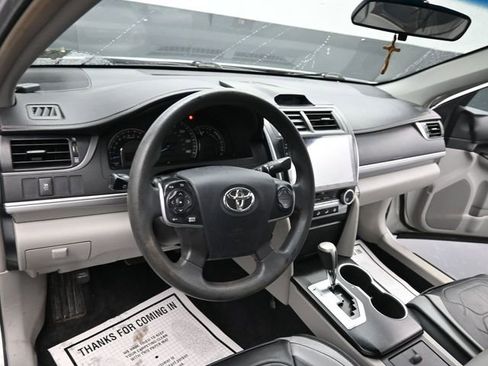 Used 2012 Toyota Camry LE image 12