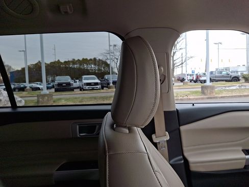 Certified 2023 Ford Explorer XLT w/ Equipment Group 202A image 13