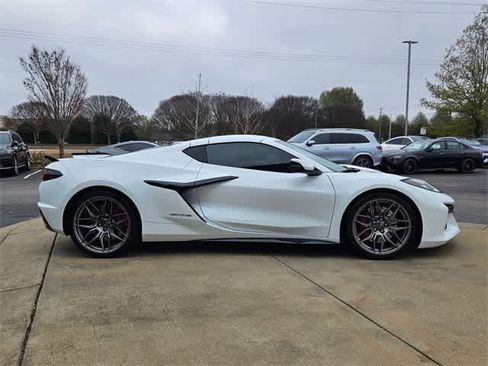 Used 2024 Chevrolet Corvette Z06 w/ Chrome Exterior Badge Package image 9