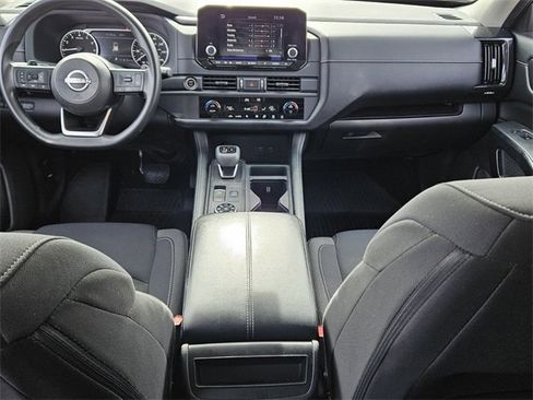 Used 2023 Nissan Pathfinder S image 8