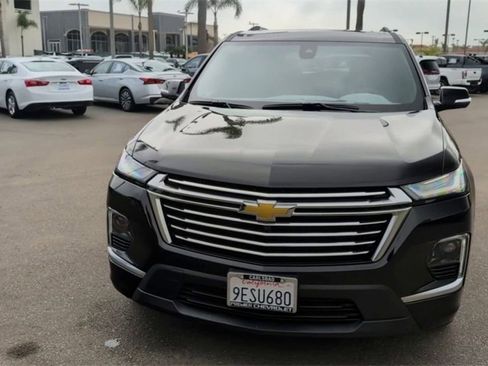 Used 2023 Chevrolet Traverse Premier image 3
