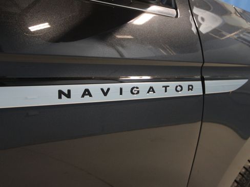 New 2025 Lincoln Navigator Reserve AWD/4WD image 43