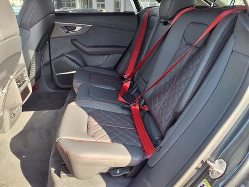 New 2026 Audi Q8 Prestige image 8