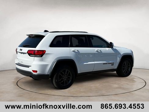 Used 2016 Jeep Grand Cherokee Laredo 75th Anniversary AWD/4WD image 3