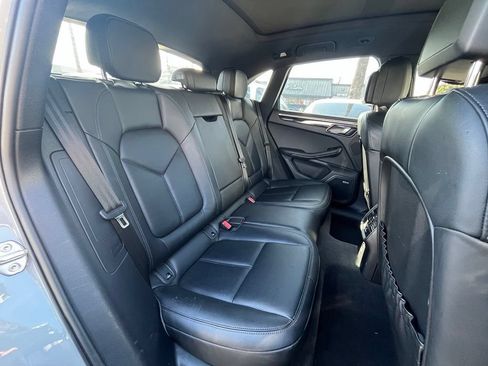 Used 2024 Porsche Macan AWD/4WD image 11