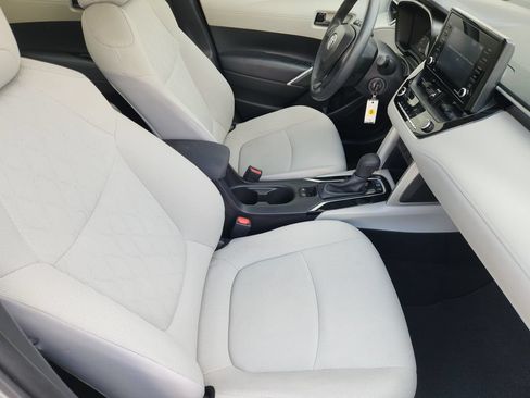 Used 2022 Toyota Corolla Cross L FWD image 14