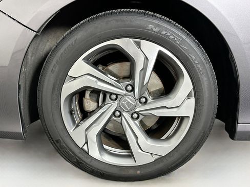 Used 2019 Honda Accord EX image 11