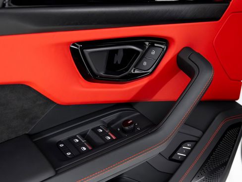 Used 2024 Lamborghini Urus S image 27