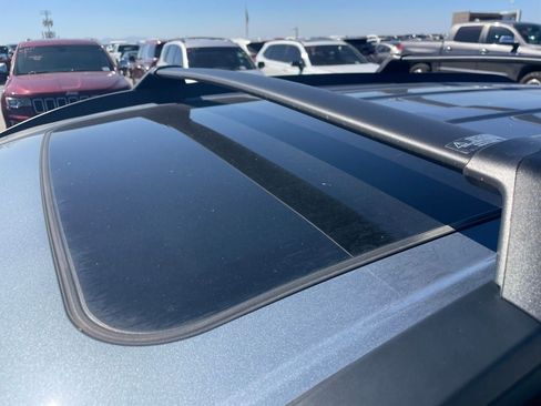 Used 2025 Toyota Corolla Cross XLE w/ Convenience Package image 5