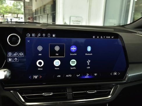 Used 2025 Chevrolet Equinox EV LT image 28