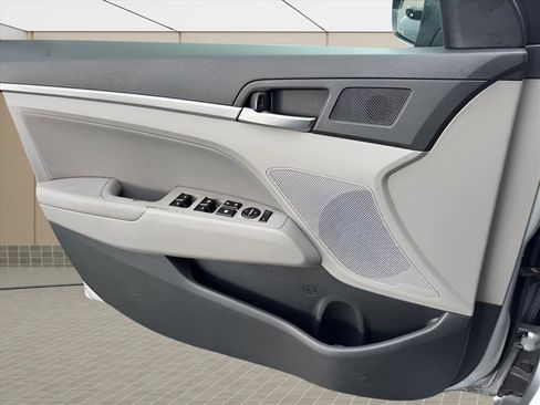 Used 2020 Hyundai Elantra Value Edition w/ Winter Weather Package image 17