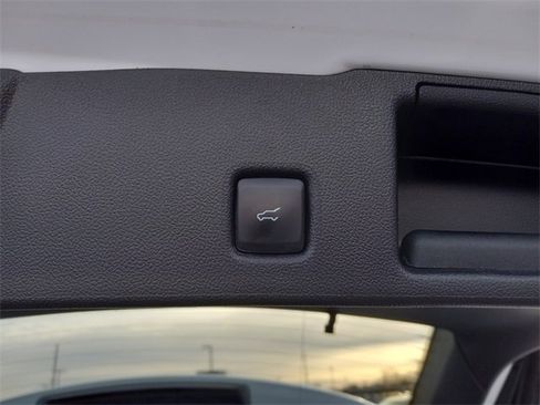 Used 2022 Ford Escape SEL image 12