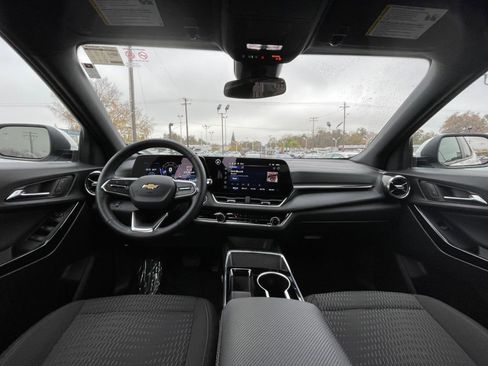 Used 2025 Chevrolet Equinox LT image 43