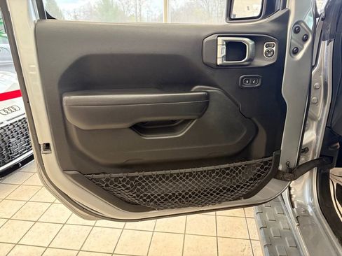 Used 2020 Jeep Gladiator Sport w/ Quick Order Package 24S image 12