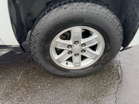 Used 2009 GMC Yukon XL SLT image 13