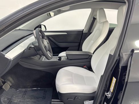 Used 2023 Tesla Model Y Long Range image 17