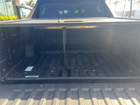 Used 2022 Hyundai Santa Cruz Limited image 13