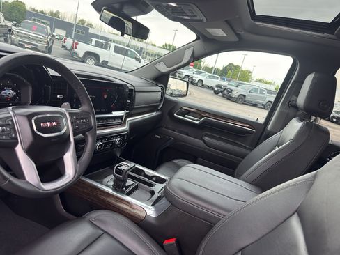 Used 2024 GMC Sierra 1500 Elevation w/ Elevation Premium Package AWD/4WD image 28