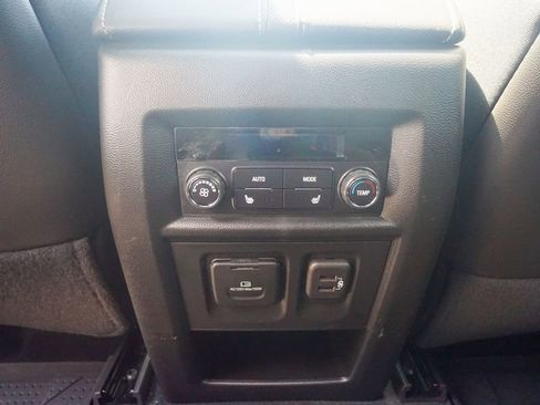 Used 2023 Chevrolet Traverse Premier w/ Redline Edition image 38