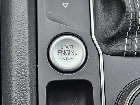 Used 2022 Volkswagen Atlas Cross Sport SEL R-Line image 23