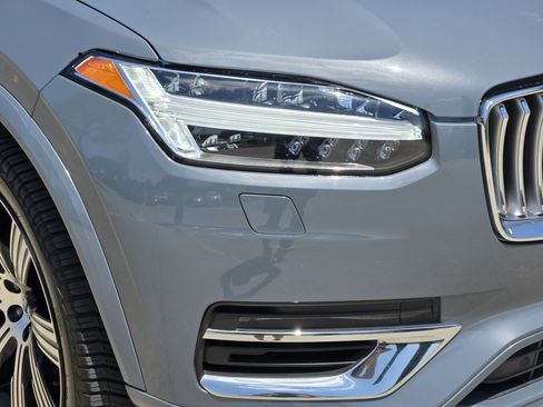 Used 2022 Volvo XC90 T8 Inscription AWD/4WD image 10