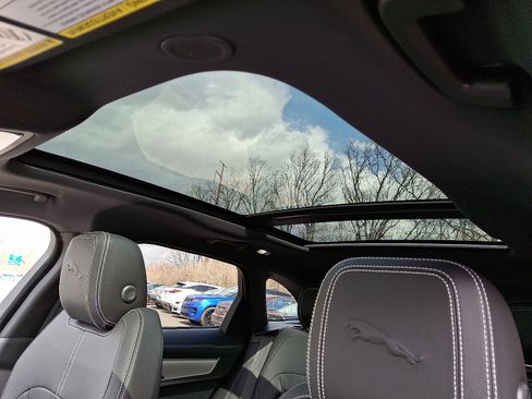 Certified 2025 Jaguar F-PACE R-Dynamic S image 14