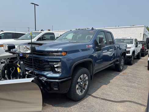 New 2025 Chevrolet Silverado 2500 Custom w/ Custom Value Package image 4