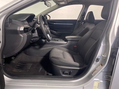 Used 2023 Nissan Altima 2.5 SV image 12