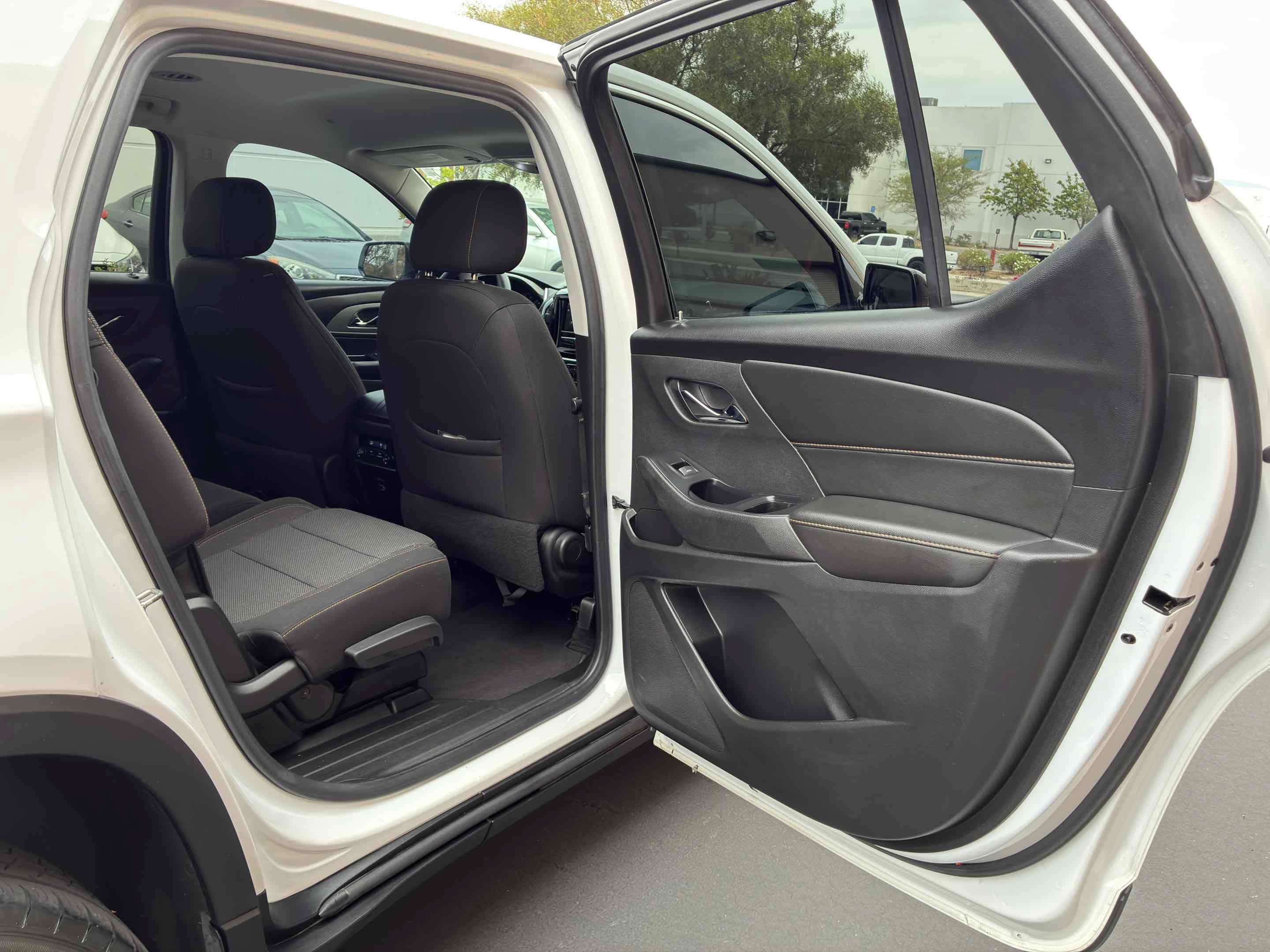 Used 2020 Chevrolet Traverse LS FWD image 43