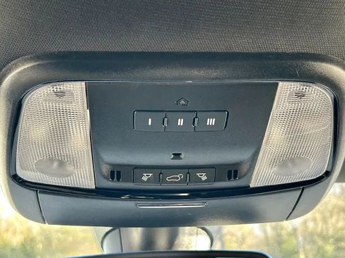 Used 2025 Dodge Durango GT image 27