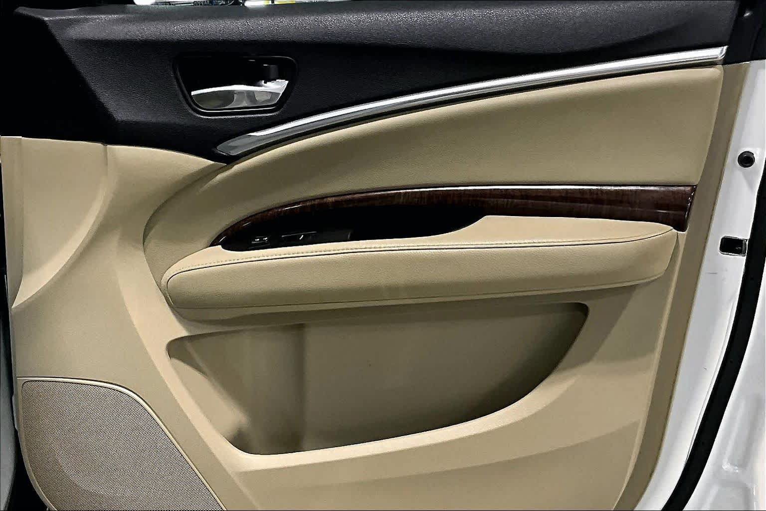 Used 2017 Acura MDX SH-AWD image 22
