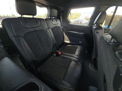 Used 2023 Jeep Grand Cherokee L Laredo image 12