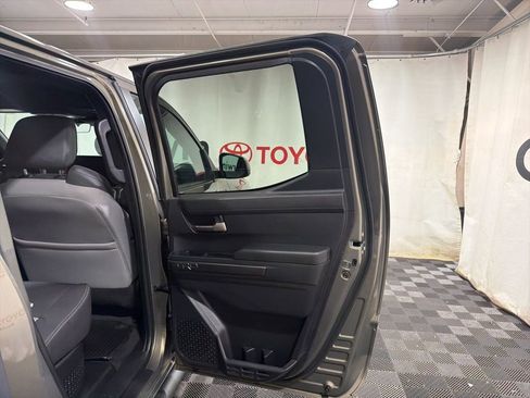 Used 2025 Toyota Tacoma TRD Off-Road AWD/4WD image 11