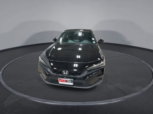 Used 2023 Honda Civic Sport image 3