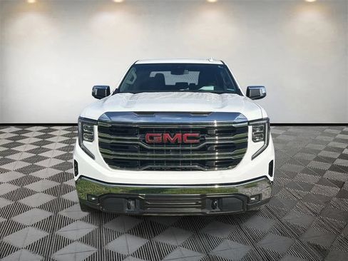 Used 2022 GMC Sierra 1500 SLT w/ SLT Convenience Package AWD/4WD image 2