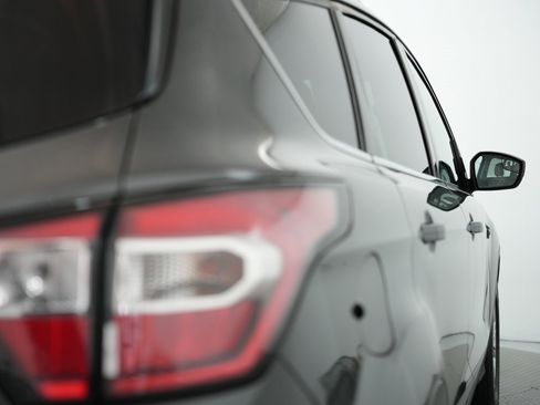 Used 2018 Ford Escape SE image 60