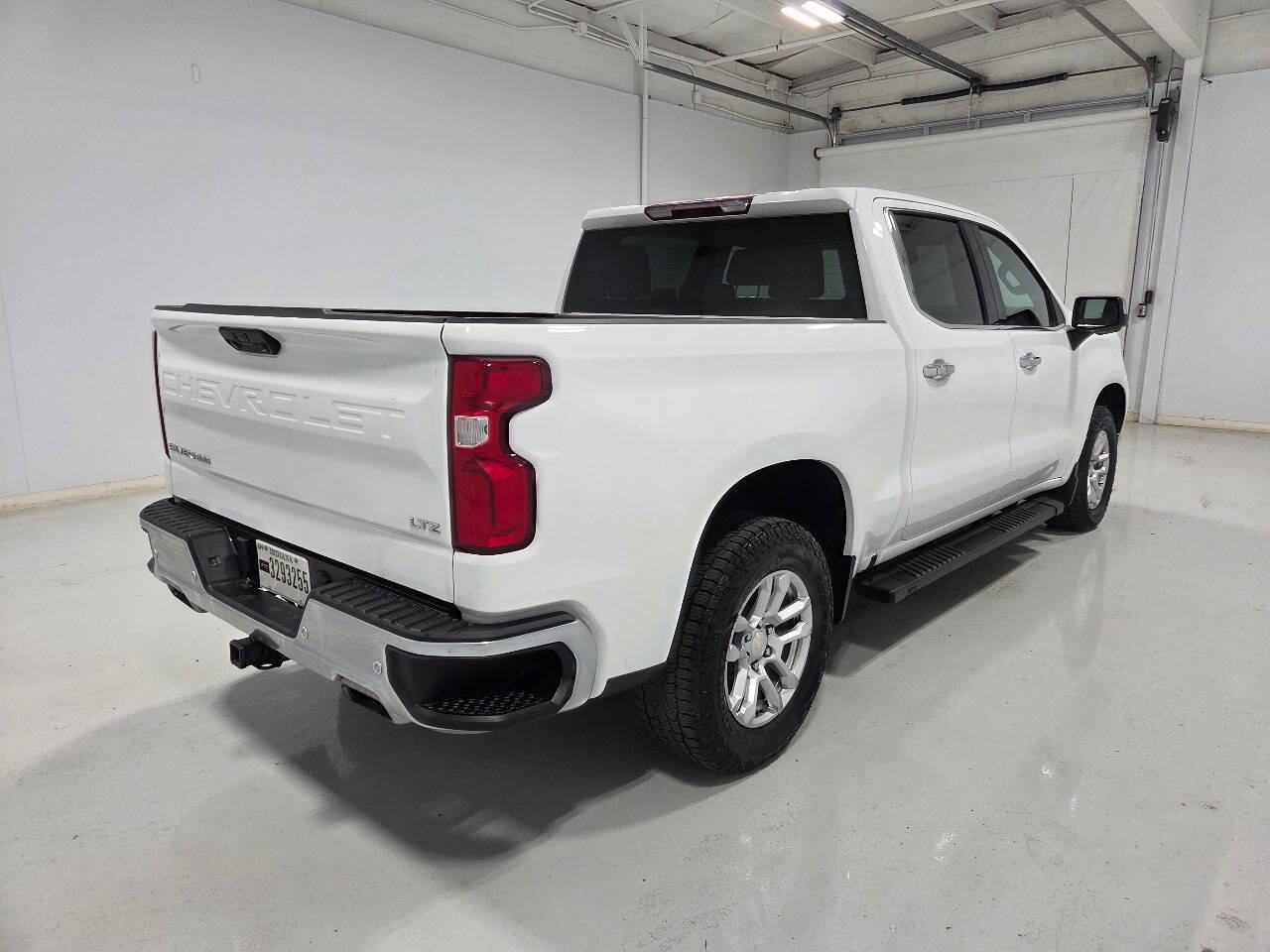 Used 2022 Chevrolet Silverado 1500 LTZ w/ Z71 Off-Road Package AWD/4WD image 10
