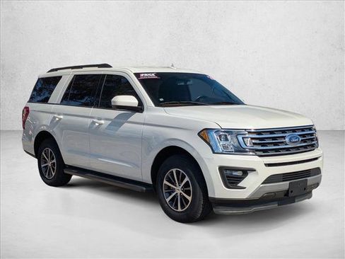 Used 2020 Ford Expedition XLT image 3