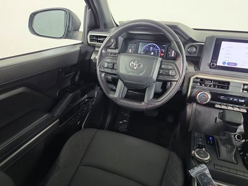 Certified 2025 Toyota Tacoma SR5 AWD/4WD image 28