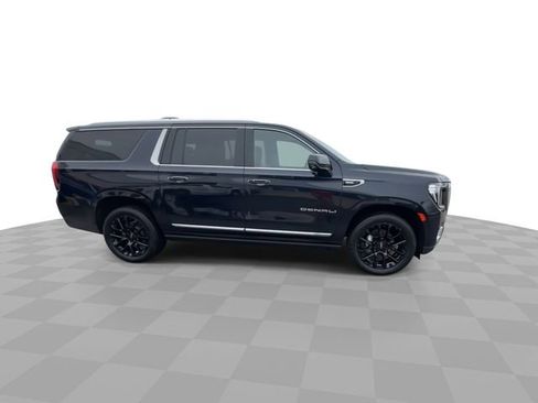 Used 2022 GMC Yukon XL Denali image 9
