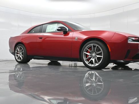 Used 2024 Dodge Charger Daytona Scat Pack w/ Plus Group AWD/4WD image 38