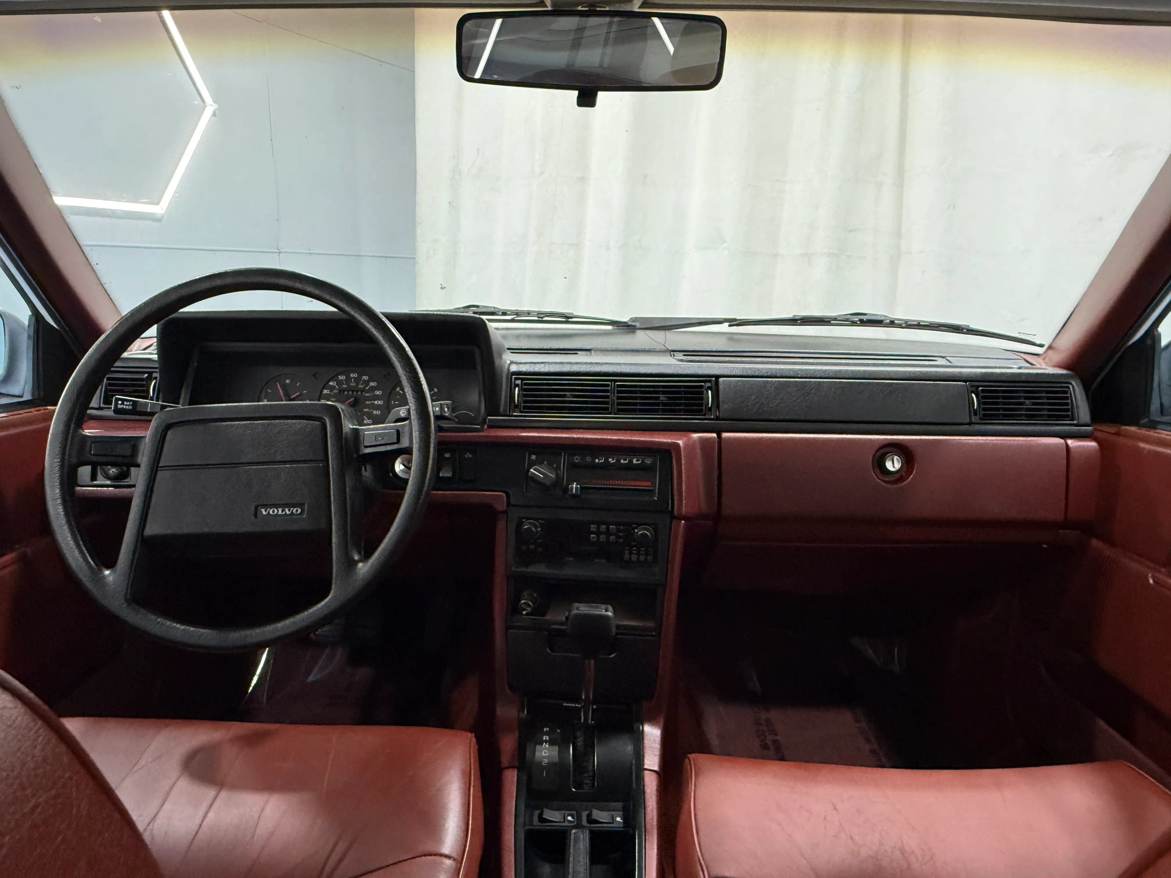Used 1988 Volvo 740 GLE RWD image 15