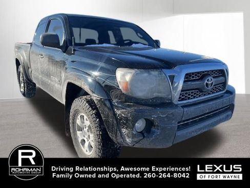 Used 2011 Toyota Tacoma 4x4 Access Cab V6 image 4